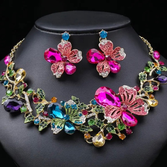 Jiayao E-commerce Accessories - 🌺 Earrings & Necklace Jewelry SET inlaid Rhinestone Stunning Flower design .